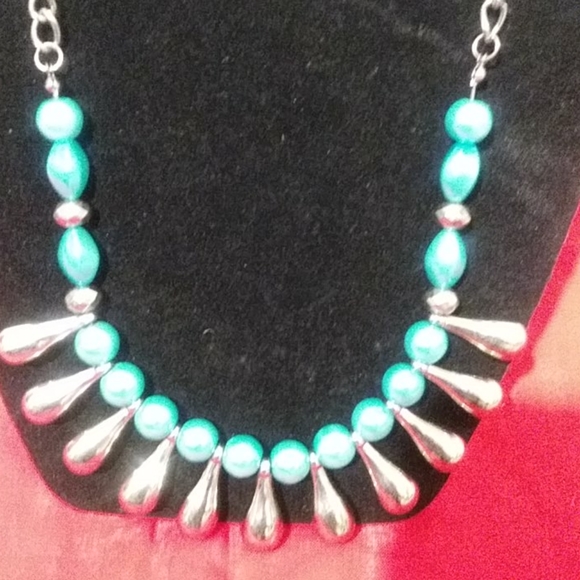 🔥 SaleSilver teardrop/turquoise necklace/earrings - Picture 2 of 9